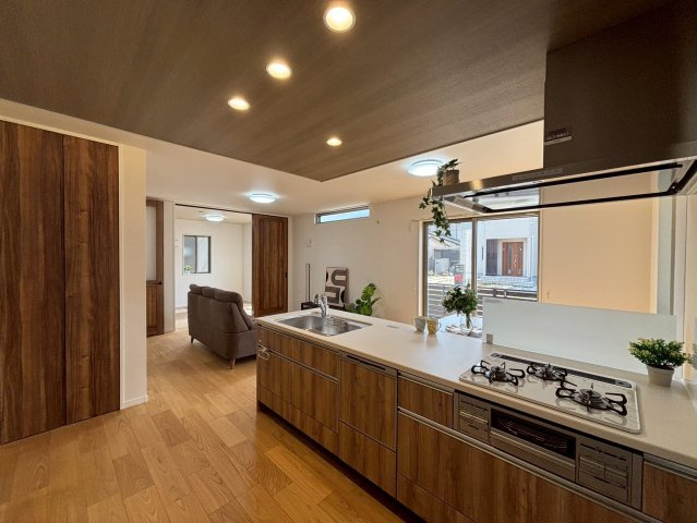 プランタウン新垢田南町の内観：施工例|施工例：タカラスタンダード製。ホーロークリーンパネルでお掃除も楽々♪