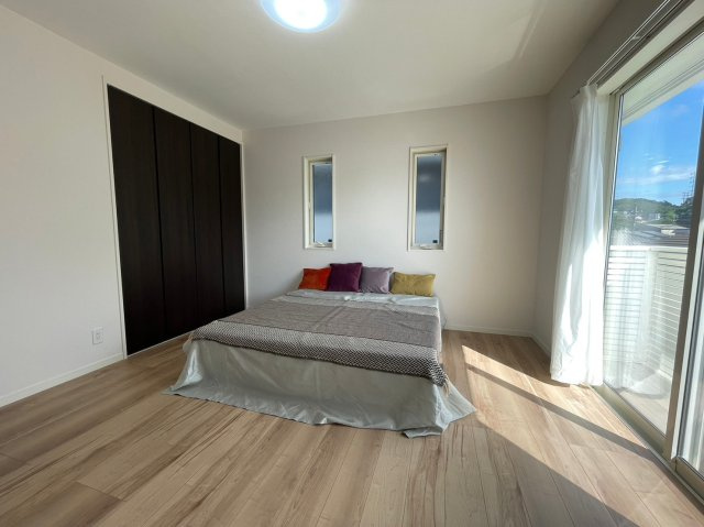 プランタウン新垢田南町の内観：施工例|施工例：主寝室にはダブルベッドも置いても広々ご利用できます♪