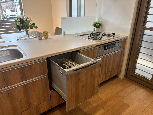 プランタウン新垢田南町の内観：施工例|施工例：通り抜け可能なウォークスルークローゼット