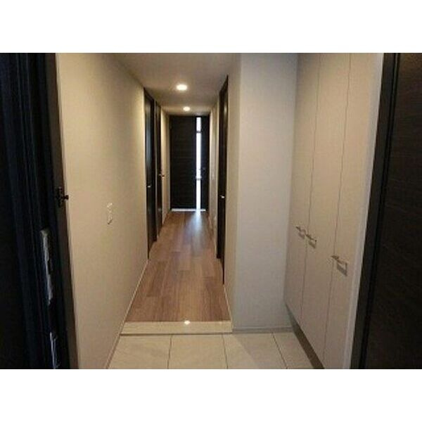 ライオンズ伏見桃山指月城の玄関