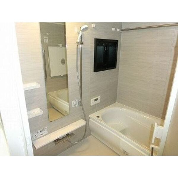 ライオンズ伏見桃山指月城の浴室