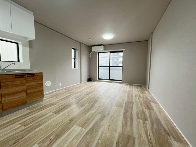 メゾンイケナガの居間・リビング