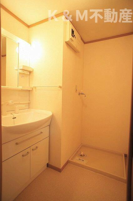 グリーンメゾンⅡの独立洗面台|独立洗面台、朝の身支度には欠かせません