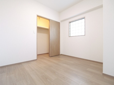 【洋室】 | プレジオ梅田