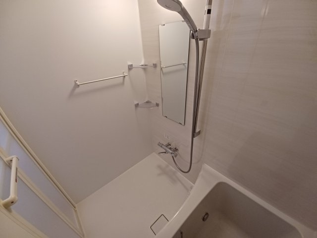 アストラールＡ棟の浴室