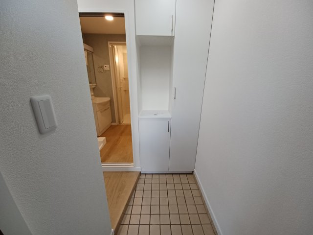 アストラールＡ棟の玄関