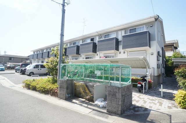 ドミールエモアの外観