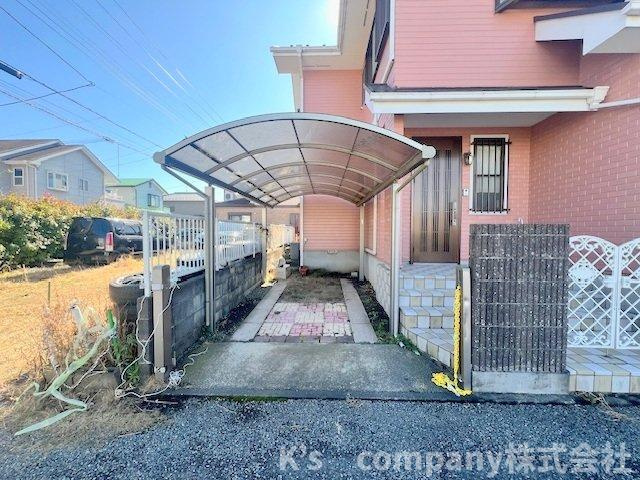 ■平塚市南金目　中古戸建の駐車場|カーポート付きの駐車スペース◇