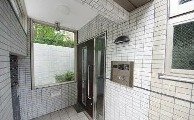 カスティーロ白山のエントランス|オートロック付き