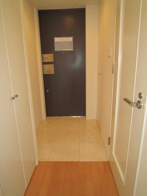 グレイスコート白金の玄関