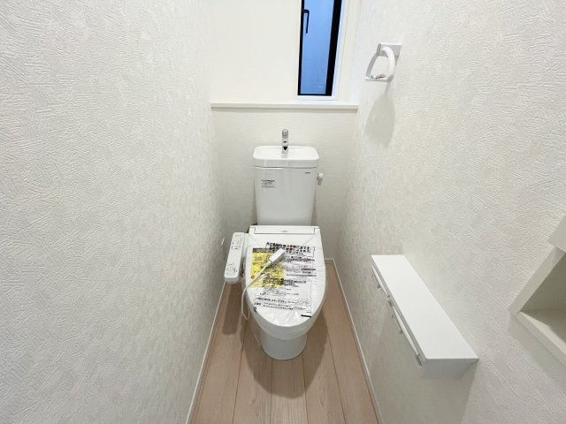 入間市高倉新築戸建てのトイレ|神父ですっきりとしたトイレで、清潔感のある空間となっております♪