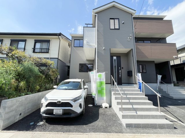 入間市高倉新築戸建ての外観|建物全体に統一感があり、直線を生かしたスタイリッシュな外観です♪