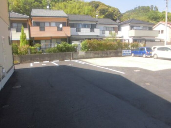 シイノキの駐車場|駐車場