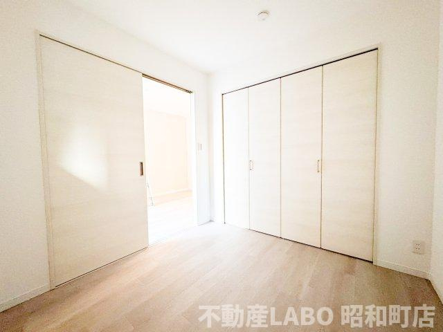 ＴＨＥ　ＣＯＬＯＲ　ＲＥＳＩＤＥＮＣＥの洋室