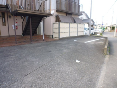 【駐車場】 | コスモハイツエデン | 駐車場