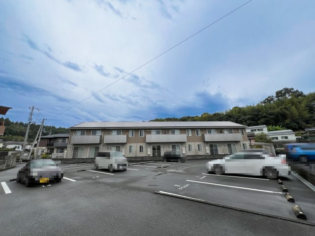 ボナール朝倉西町の駐車場