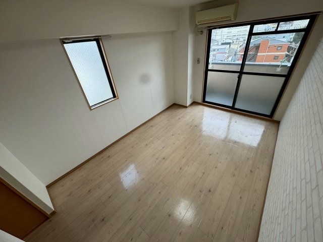 シャルル上新庄の居間・リビング