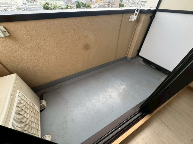 シャルル上新庄のバルコニー