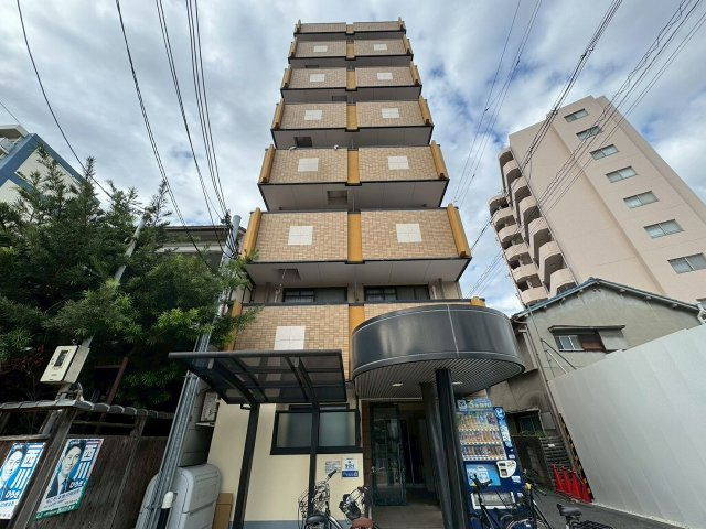 シャルル上新庄の外観