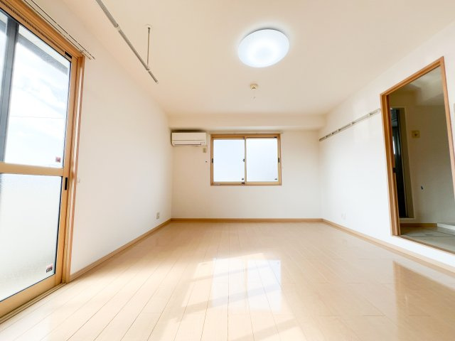 ＢＬＵＥ南金田の内装