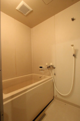 タウニィ・岩沢の浴室|追い焚き機能付き