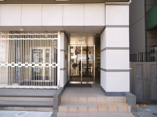 【エントランス】 | 清廉とされたエントランスになっています。