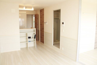 【内装】 | オリヴィエ | 別のお部屋の写真です。