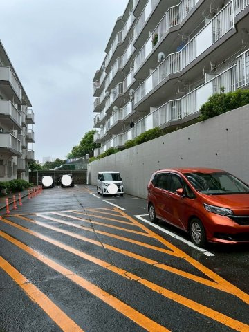 【駐車場】 | コープ野村香椎駅東 B棟 | 敷地内駐車場の最新の空き状況とお値段はお問い合わせください