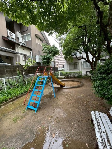 【その他】 | コープ野村香椎駅東 B棟 | 敷地内に公園があるのでお子様を安心して遊ばせることができます