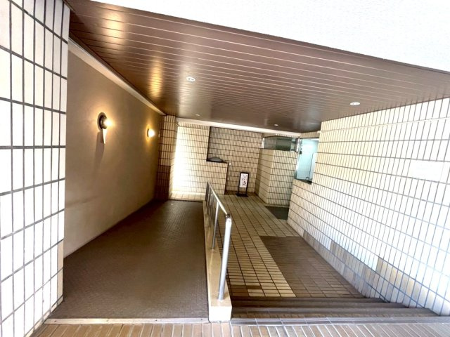 ニューライフ狛江のその他|エントランスアプローチです♪