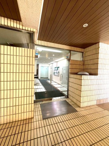 ニューライフ狛江のエントランス