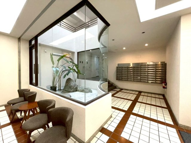 ニューライフ狛江の設備|明るい共用部分です♪