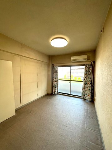 ニューライフ狛江の洋室|リビング隣の洋室②です♪