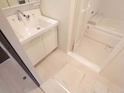 【洗面所】 | フルールコート | ゆったりとスペースのある洗面所