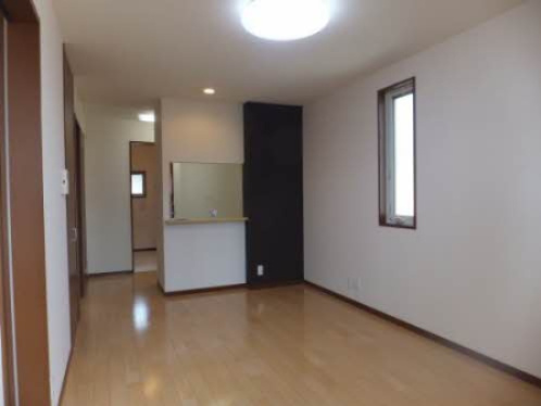 THサルーテ　Aの居間・リビング|イメージ写真202号室