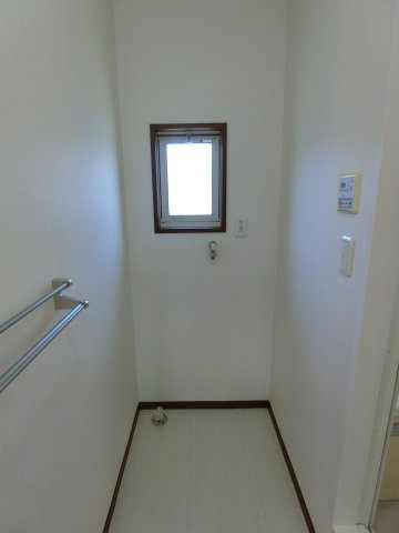 THサルーテ　Aの洗面所|イメージ写真202号室