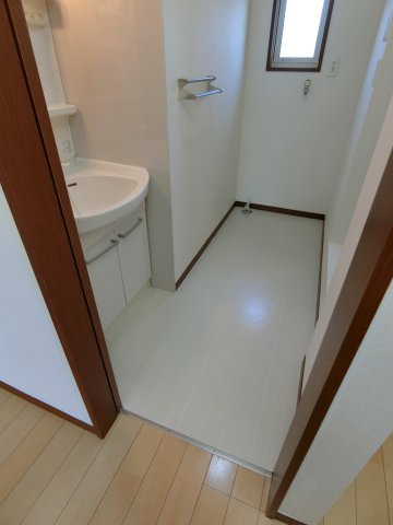 THサルーテ　Aの洗面所|イメージ写真202号室