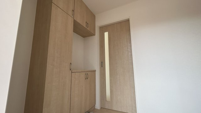 サウスサウンドの玄関|シューズボックス付きの玄関です☆