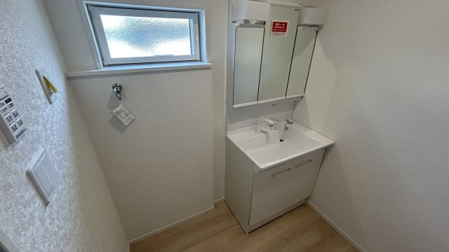 サウスサウンドの洗面所|広い洗面スペースです★