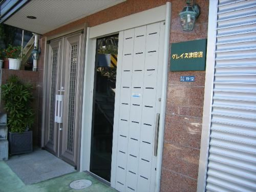 グレイス津田沼のエントランス