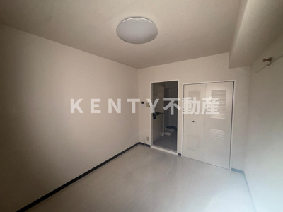 【洋室】 | KTプラザ | 落ち着いた色調の洋室です