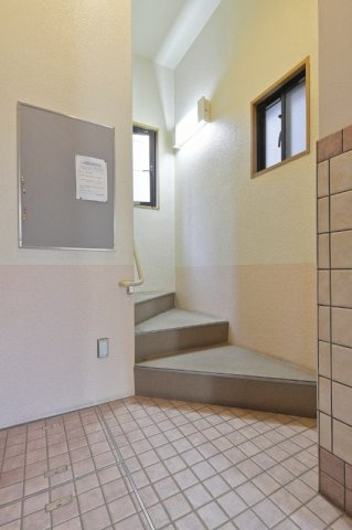 ホームメイド朝霞本町ビルのロビー