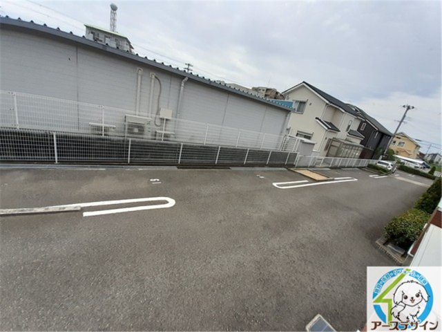 ルナパレス　Aの駐車場|※類似部屋