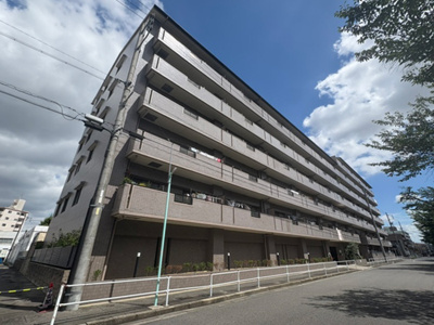 【外観】 | サンマンションアトレ志賀本通 中古マンション | 名城線「志賀本通」駅まで徒歩約8分の立地にクロス、フローリング張替え・水回り交換済み物件が登場です！北陵中、東志賀小エリア、ナフコまで徒歩約7分と生活に便利です！