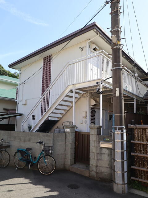 横須賀市鷹取2丁目のアパートの画像