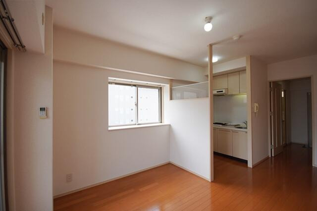 ティアラ今泉の居間・リビング