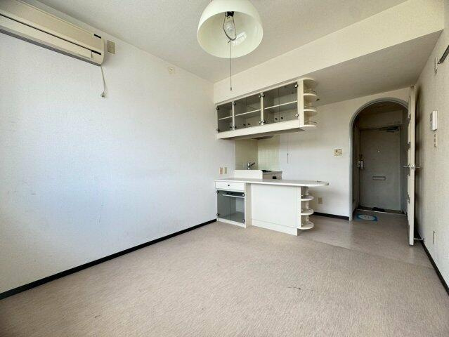 約5帖のお部屋でございます。