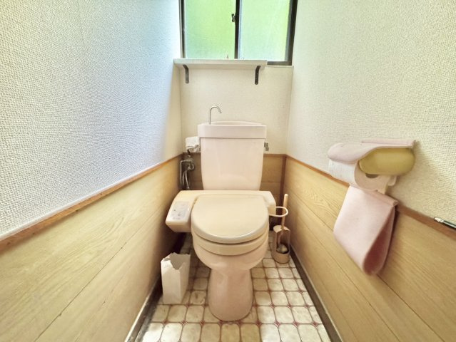 江戸崎甲中古戸建のトイレ
