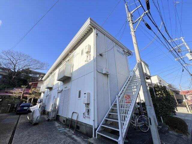 横須賀市鷹取1丁目のアパートの画像