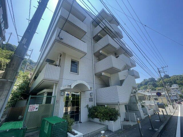 横須賀市不入斗町3丁目のマンションの画像